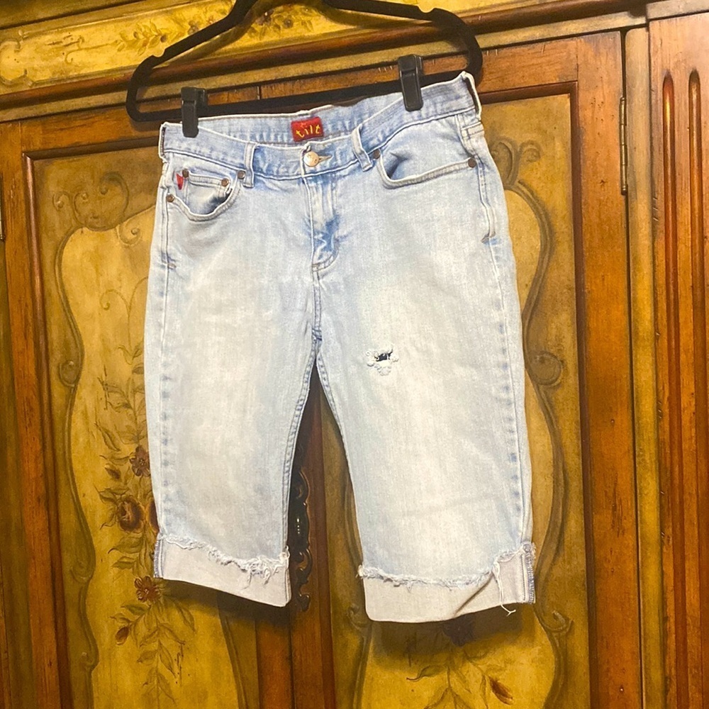 TILT • Light Wash Jean Capris • Juniors’ Size 9 Reg